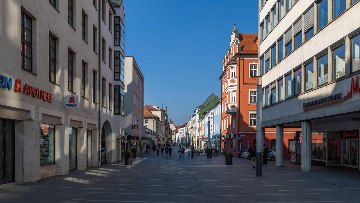 Die Männer haben sich in der Nähe der Maximilianstraße aufgehalten. Die Männer haben sich in der Nähe der Maximilianstraße aufgehalten.