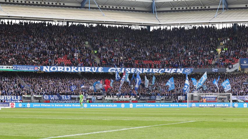 Gänsehaut bis unters Dach! FCN und Schalke schon vor Anpfiff mit Mega-Choreo