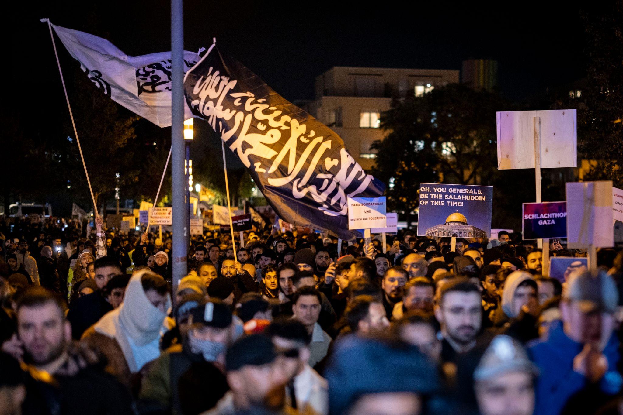 Polizei Prüft "Pro-Palästina"-Demo In Essen Auf Straftaten