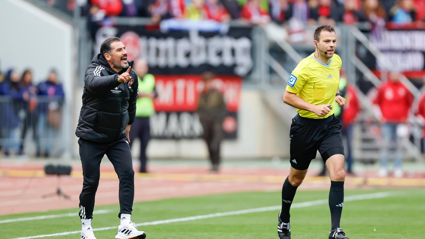 Diskussionsbedarf hatte gegen Schalke nicht nur Trainer Cristian Fiél.