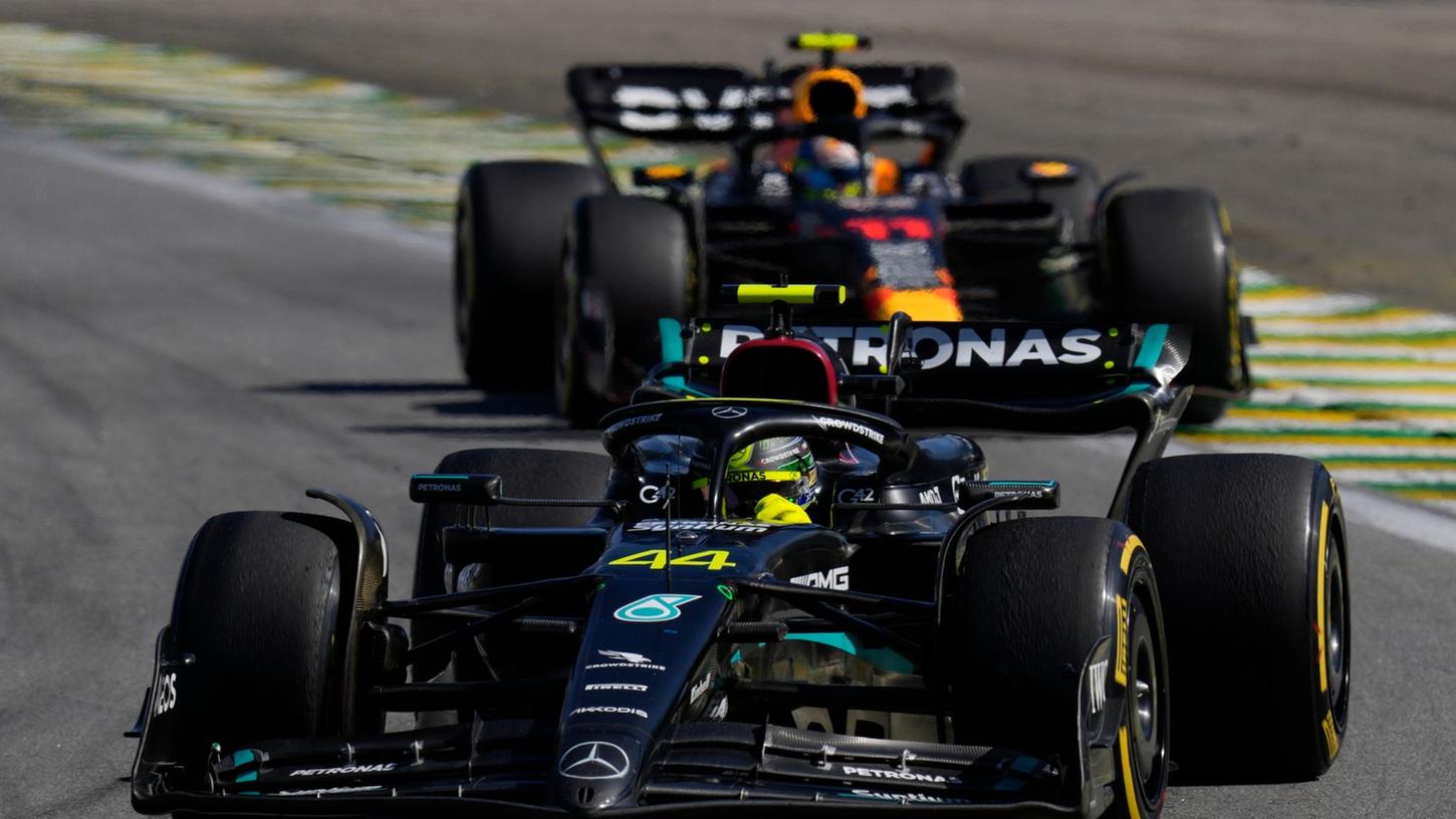 Wartet seit langer Zeit auf einen Sieg: Mercedes-Pilot Lewis Hamilton.
