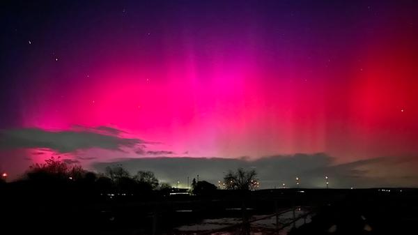 Himmelsspektakel: Polarlichter erleuchten den Nachthimmel bis weit in den Süden