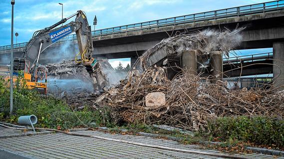 Hochbrücke Bayreuth: Die erste Rampe ist abgerissen, Sperrung der A9 steht bevor