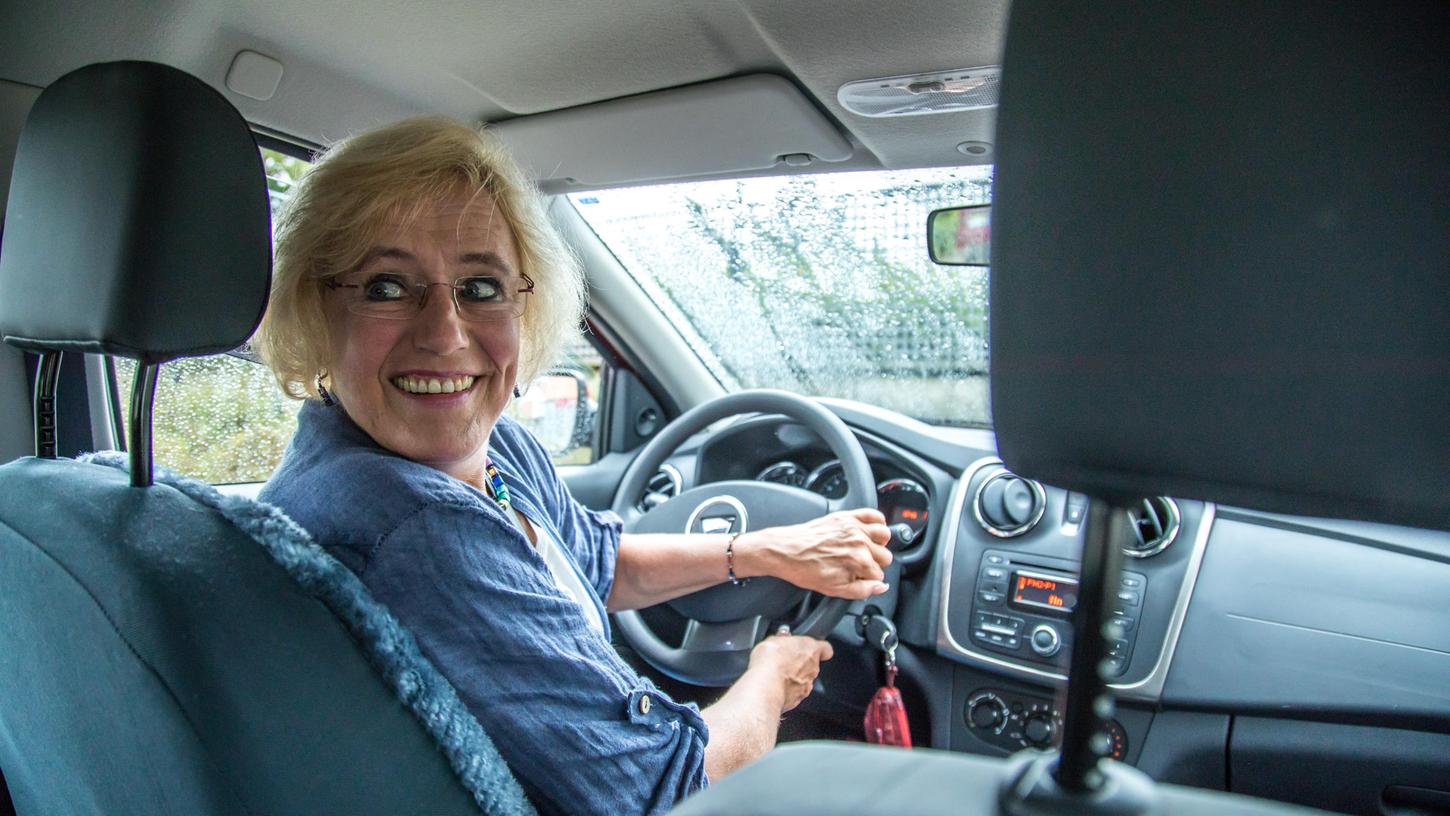 Der "Führerschein-TÜV" für Senioren ist ein Dauerstreitthema. EU-Pläne haben die Debatte nun neu entfacht. Der "Führerschein-TÜV" für Senioren ist ein Dauerstreitthema. EU-Pläne haben die Debatte nun neu entfacht.