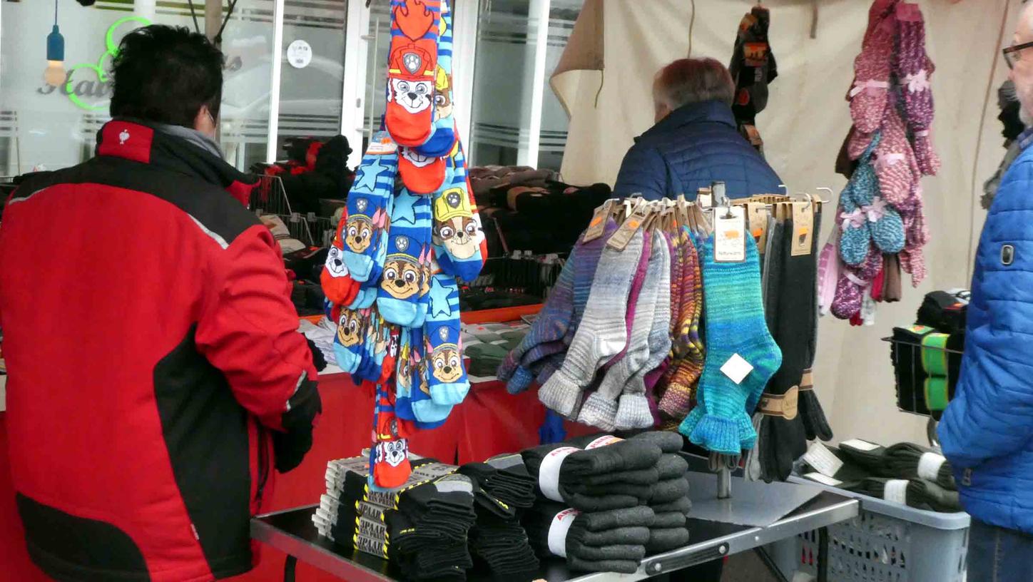 Gut vorbereiten auf die kalte Jahreszeit lässt es sich beim "Martinimarkt", der auch viele originelle Geschenkideen für das Weihnachtsfest bieten wird. Gut vorbereiten auf die kalte Jahreszeit lässt es sich beim "Martinimarkt", der auch viele originelle Geschenkideen für das Weihnachtsfest bieten wird.