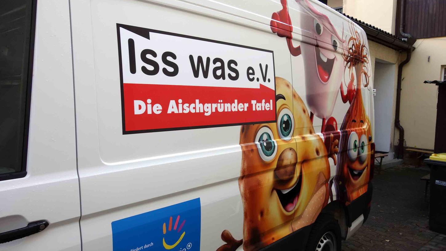 Mit originellen Motiven auf dem Transportfahrzeug der "Aischgründer Tafel" kann der "Hingucker" neue Impulse für die Unterstützung des Sozialprojektes sei es durch Spenden oder ehrenamtlichen Einsatz geben. Mit originellen Motiven auf dem Transportfahrzeug der "Aischgründer Tafel" kann der "Hingucker" neue Impulse für die Unterstützung des Sozialprojektes sei es durch Spenden oder ehrenamtlichen Einsatz geben.