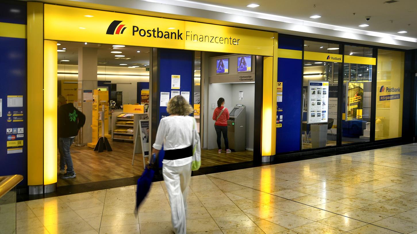 Die Postbank will ihr Filialnetz um fast die Hälfte aller Geschäftsstellen eindämmen. (Symbolbild)