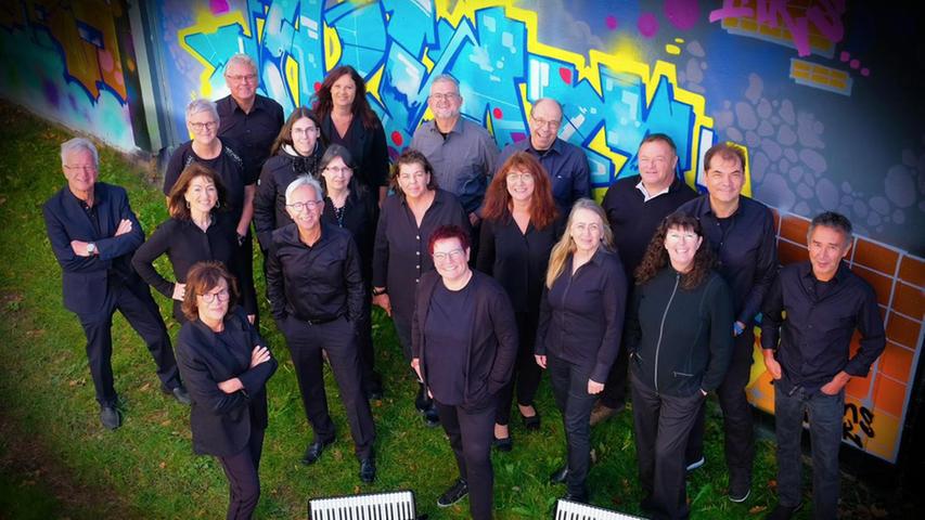 Das Harmonika-Orchester hat mehr als Volksmusik „auf dem Kasten“. Das Harmonika-Orchester hat mehr als Volksmusik „auf dem Kasten“.