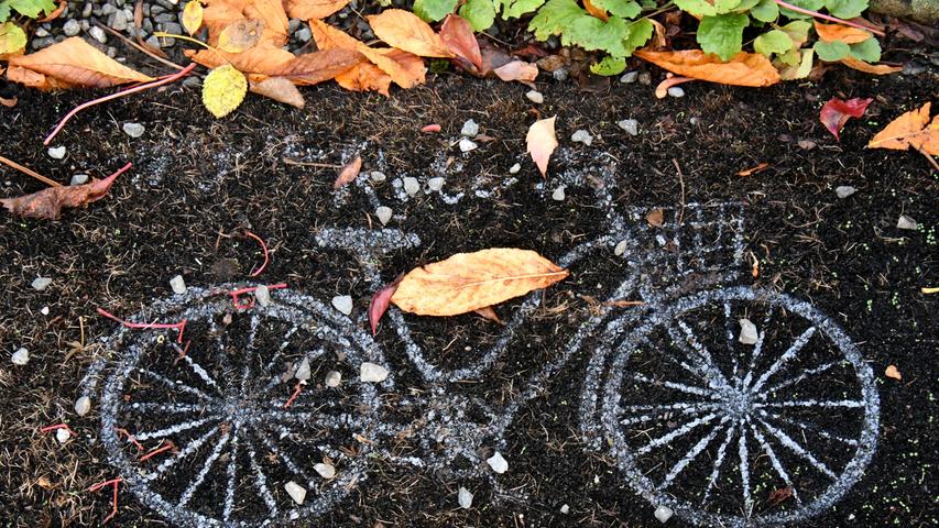 Ein Kunst-Rad ist schön, noch schöner ist eine Radtour durch die herbstliche Landschaft. Mehr Leserfotos finden Sie hier