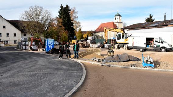 Deusmauer Dorfmitte bekommt neues Pflaster: Die Neugestaltung läuft auf Hochtouren