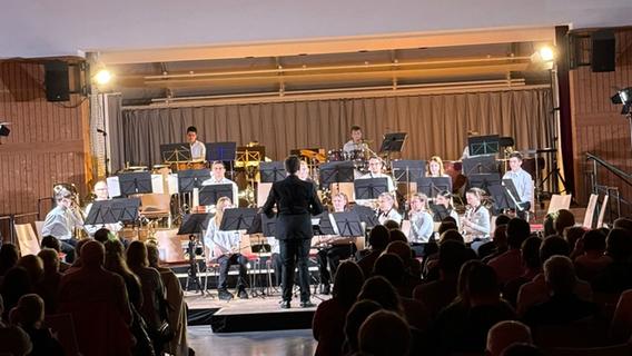 Herbstkonzert: Die Jugendkapelle Großenseebach nimmt das Publikum mit auf eine nasse Reise