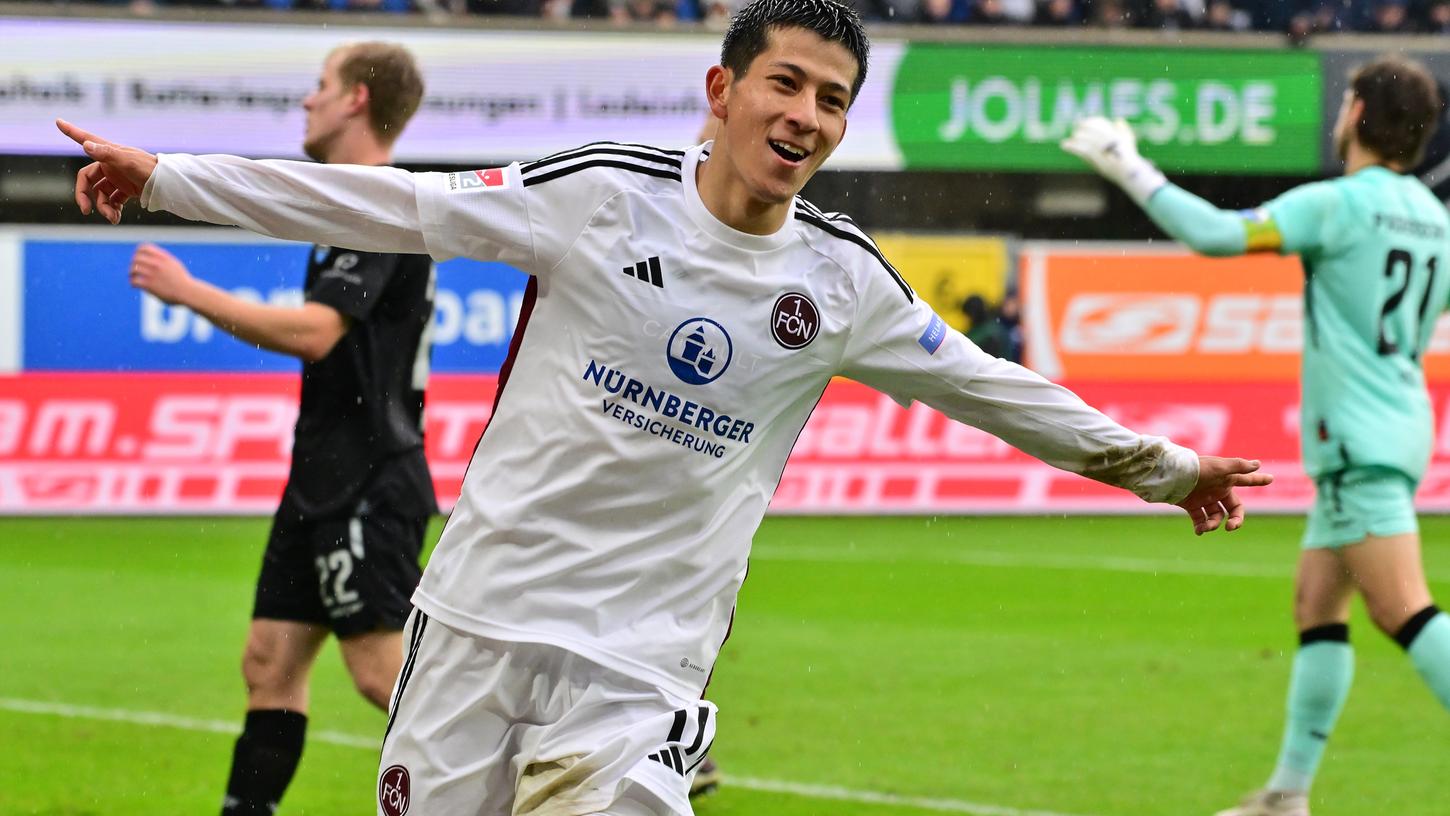Sein dritter Saisontreffer: Kanji Okunuki nach dem 2:0 in Paderborn.