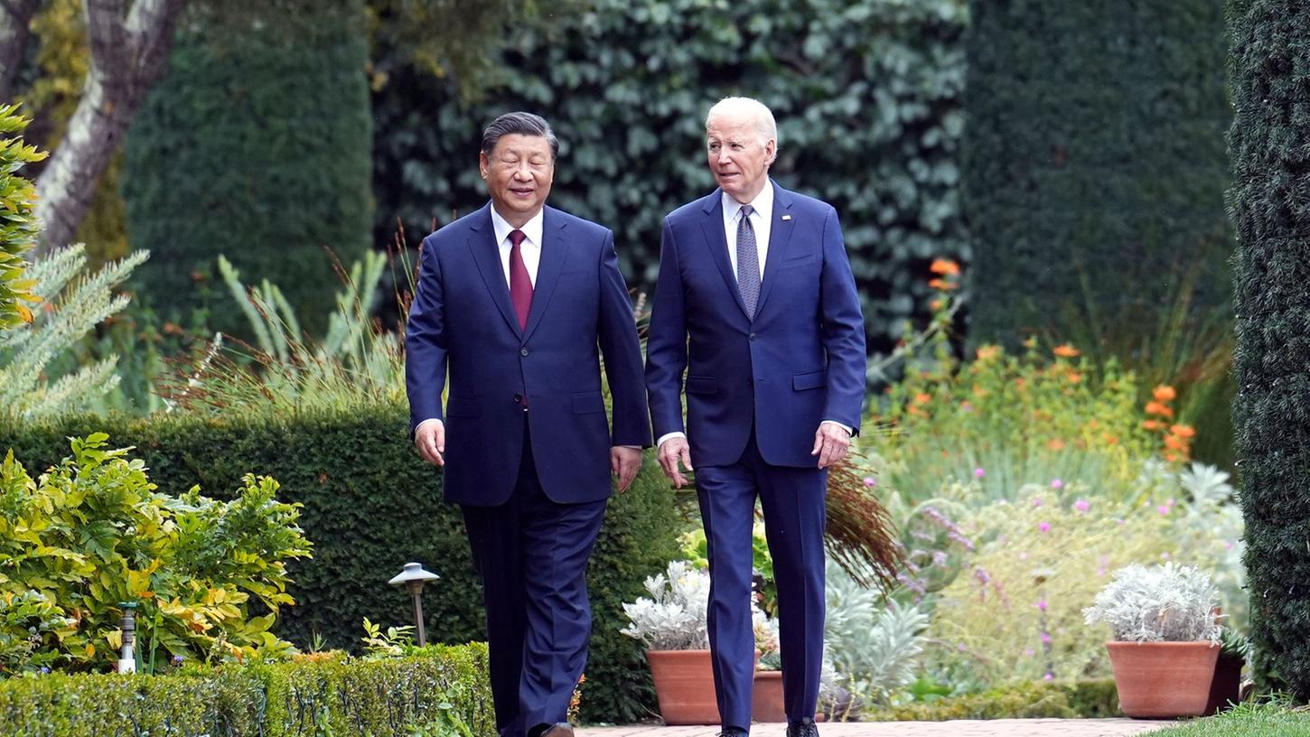 US-Präsident Joe Biden (r), und Chinas Staatschef Xi Jingping kamen zu Gesprächen in San Francisco zusammen.