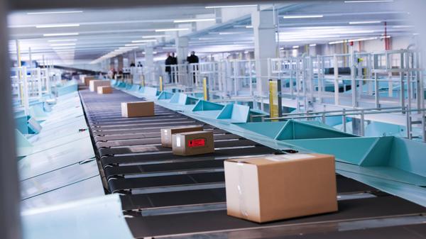 Neue Sortieranlage Deutsche Post DHL