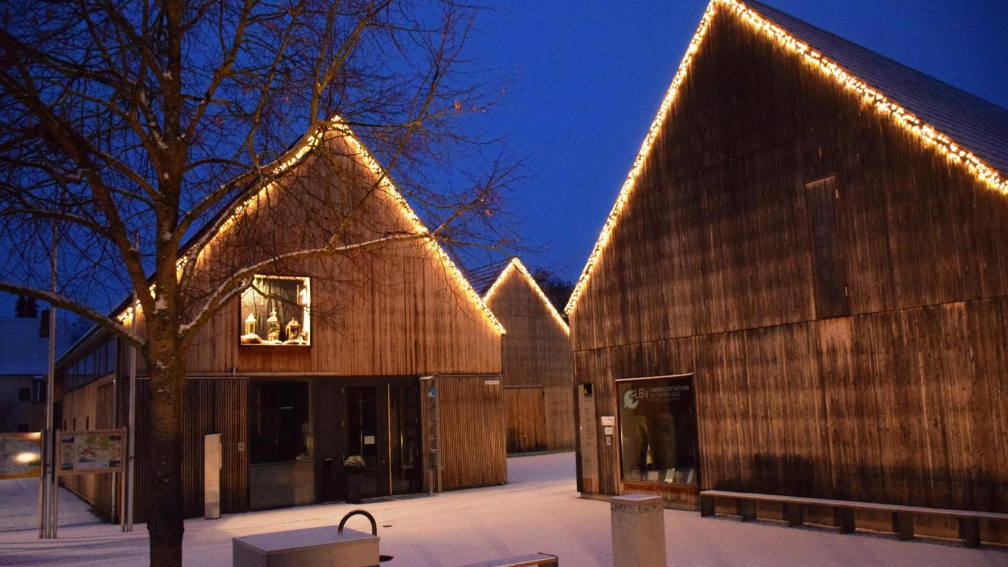 In Muhr am See laufen die Vorbereitungen für den diesjährigen Wintermarkt. In Muhr am See laufen die Vorbereitungen für den diesjährigen Wintermarkt.