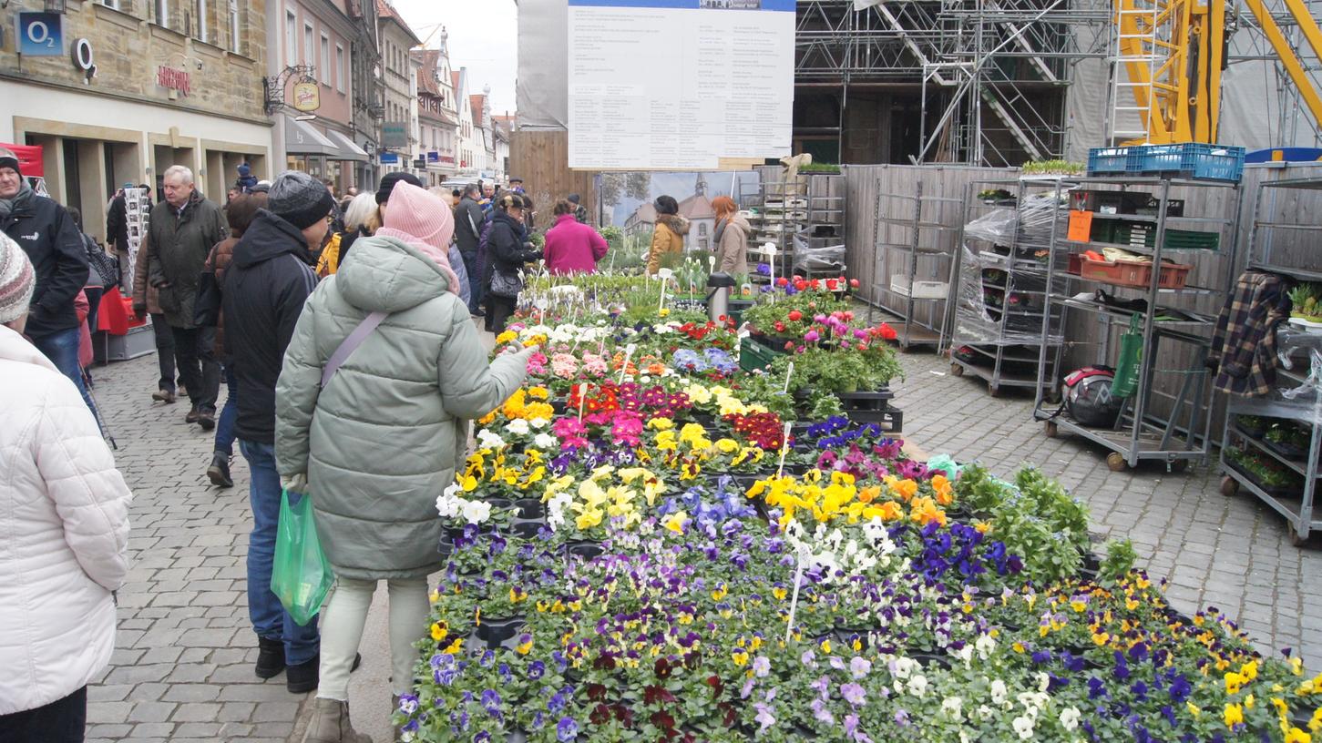Auch heuer waren die verkaufsoffenen Sonntage samt Jahrmarkt in Forchheim sehr gut besucht. So soll es 2024 wieder sein. Auch heuer waren die verkaufsoffenen Sonntage samt Jahrmarkt in Forchheim sehr gut besucht. So soll es 2024 wieder sein.