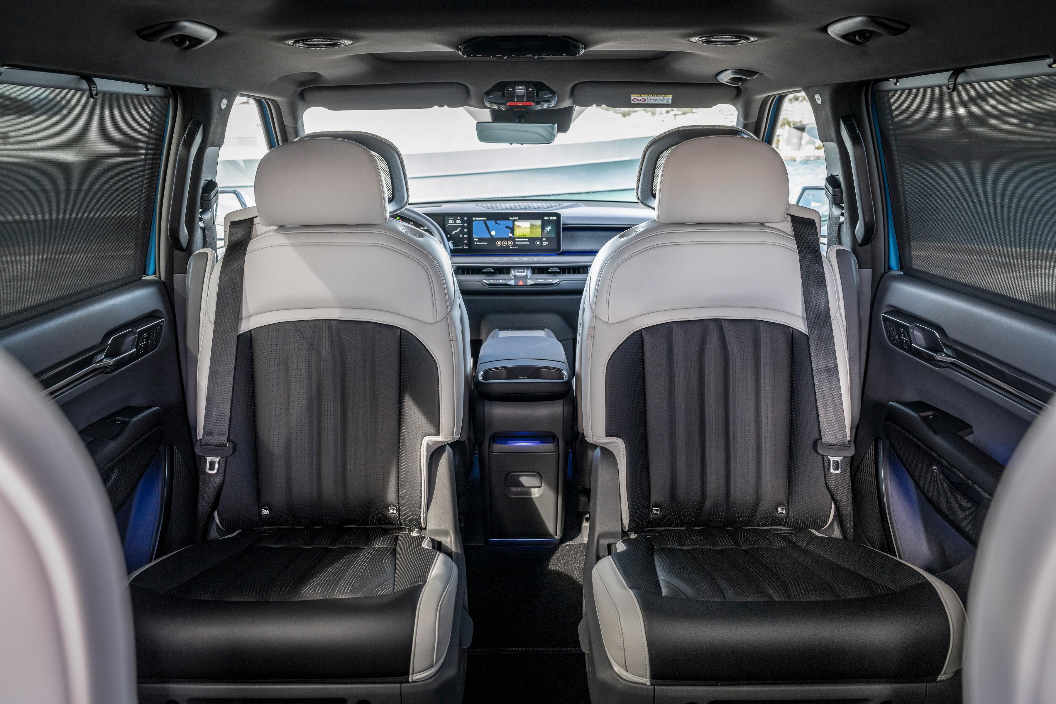 Auch der Dreh um 180 Grad ist möglich. So ergibt sich im Fond eine Vis-a-Vis-Konfiguration.