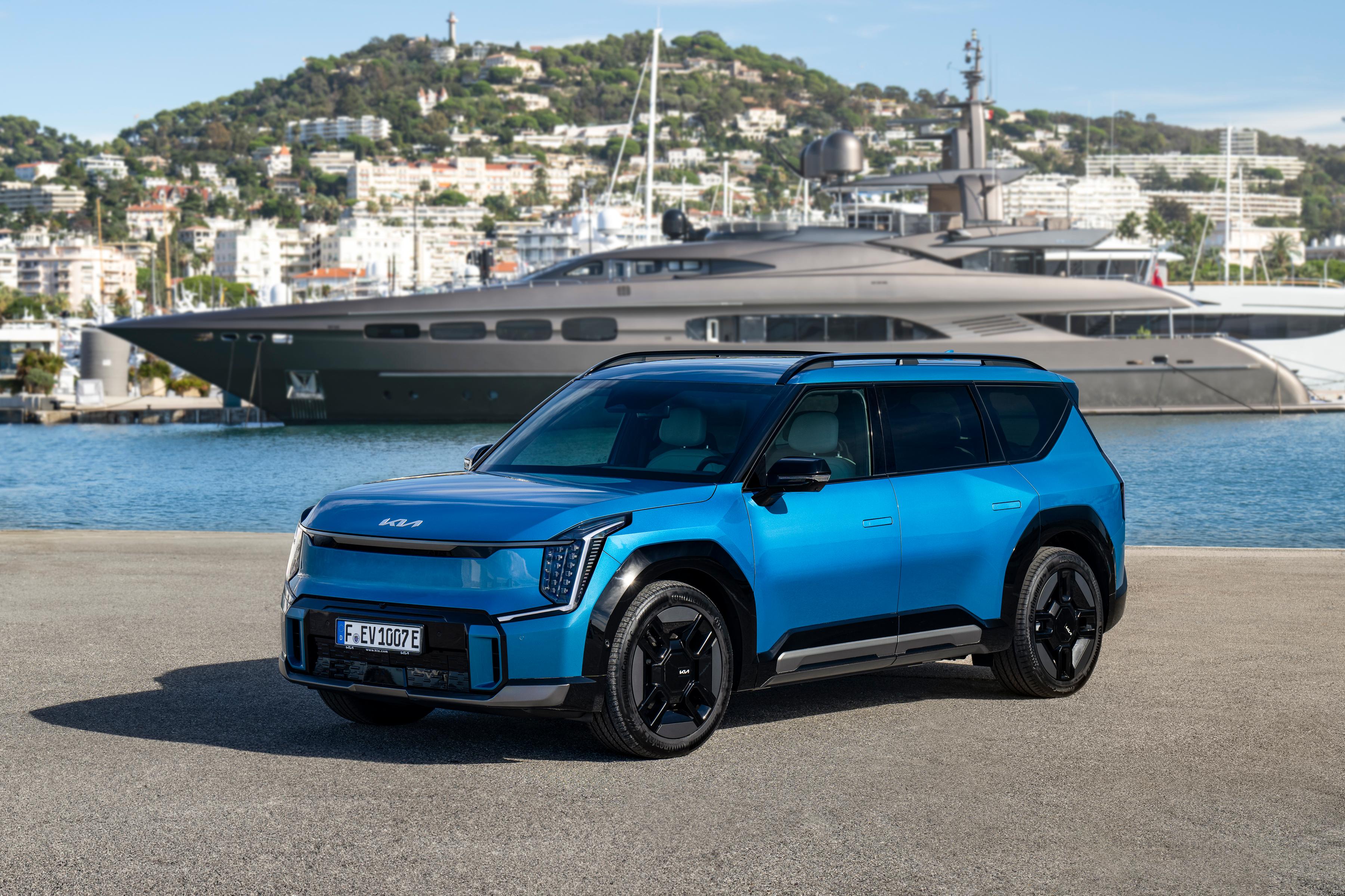 Die Preisspanne reicht von 72.490 Euro für die frontgetriebene Version bis hin zu 82.380 Euro für den Allradler in Top-Ausstattung "GT Line".