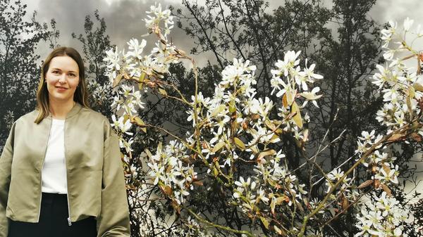 Die Nürnberger Fotokünstlerin Meike Männel hat nicht nur einen grünen Daumen, was sie mit ihrem Garten im Stadtteil Großreuth beweist. Sie hat auch einen guten Blick für die Botanik, was nun das Neue Museum Nürnberg würdigt. Ihren fränkischen Palmen ( Palmenkohl) sowie anderen Gewächsen und Kreaturen ist ein sehenswerter Raum in der Sammlung gewidmet. Bis 16. Juni; Neues Museum Nürnberg, Klarissenplatzl. Di.-So. 10- 18 Uhr, Do. bis 20 Uhr.