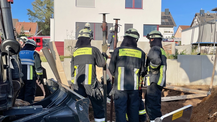 Betriebsunfall in Mittelfranken: 45-Jähriger wird in Baugrube verschüttet und stirbt