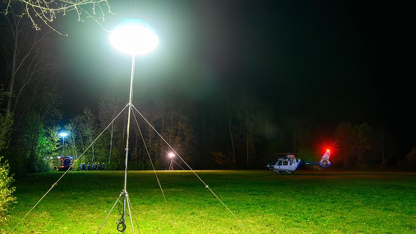 Mit solchen "Powermoon"-Leuchtballonen wird der Landeplatz mit Licht geflutet, ohne die Piloten zu blenden.