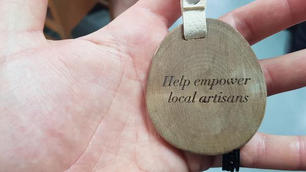 Ihre Werke kann man teils in den Hotel-Shops kaufen.