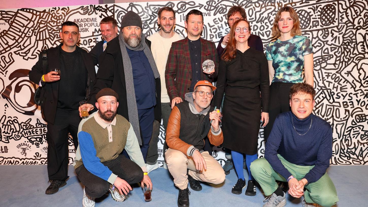 Die Band Deichkind bei der Verleihung des Musikpreises "Polyton" in Berlin. Die Band Deichkind bei der Verleihung des Musikpreises "Polyton" in Berlin.