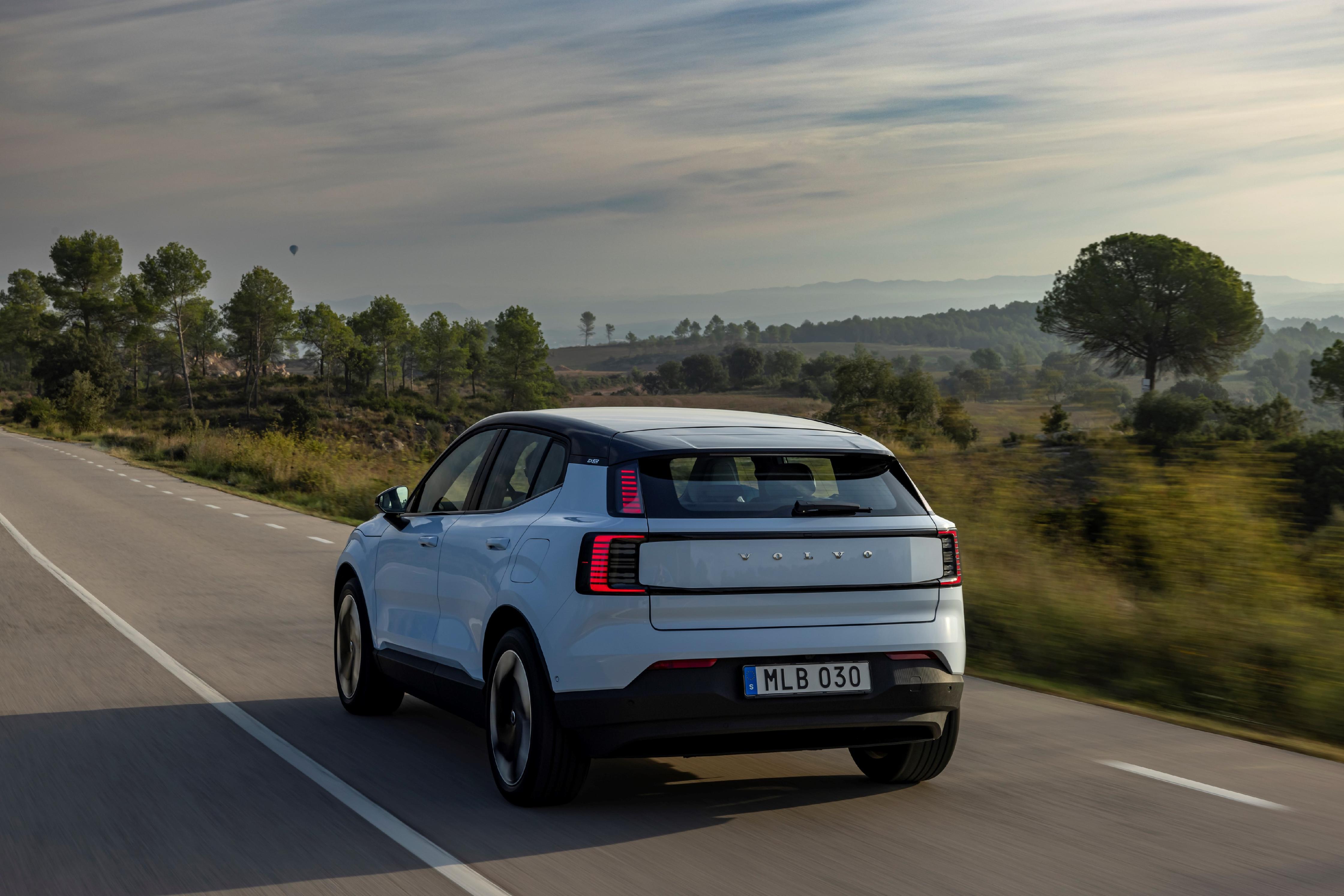 Die wohl empfehlenswerte Variante ist der Single Motor Extended Range in mittlerer "Plus"-Ausstattung.