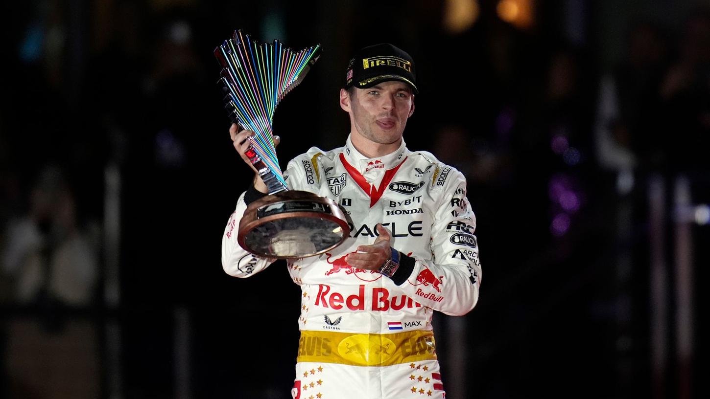 Sieg in Las Vegas: Die nächste Trophäe für Max Verstappen. Sieg in Las Vegas: Die nächste Trophäe für Max Verstappen.