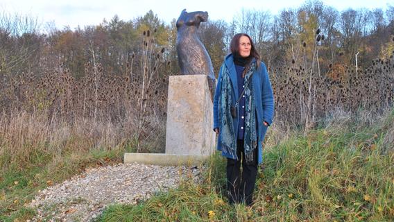 Skulpturenweg: Die Göttin darf dank einer Spendensammlung am Walberla bleiben