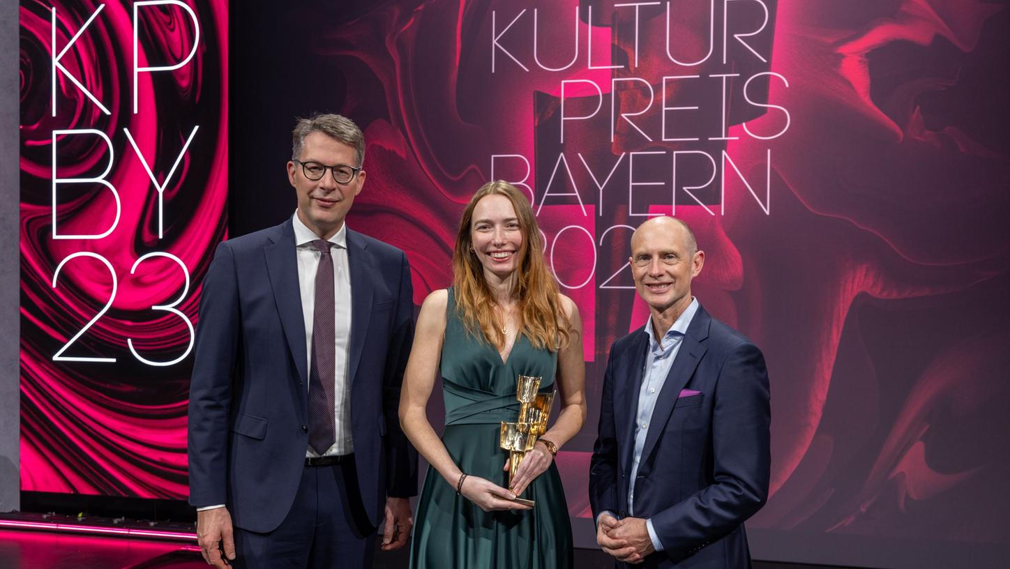 Iris Körber,  Absolventin der Friedrich-Alexander-Universität Erlangen-Nürnberg, wurde mit Kulturpreis Bayern geehrt.