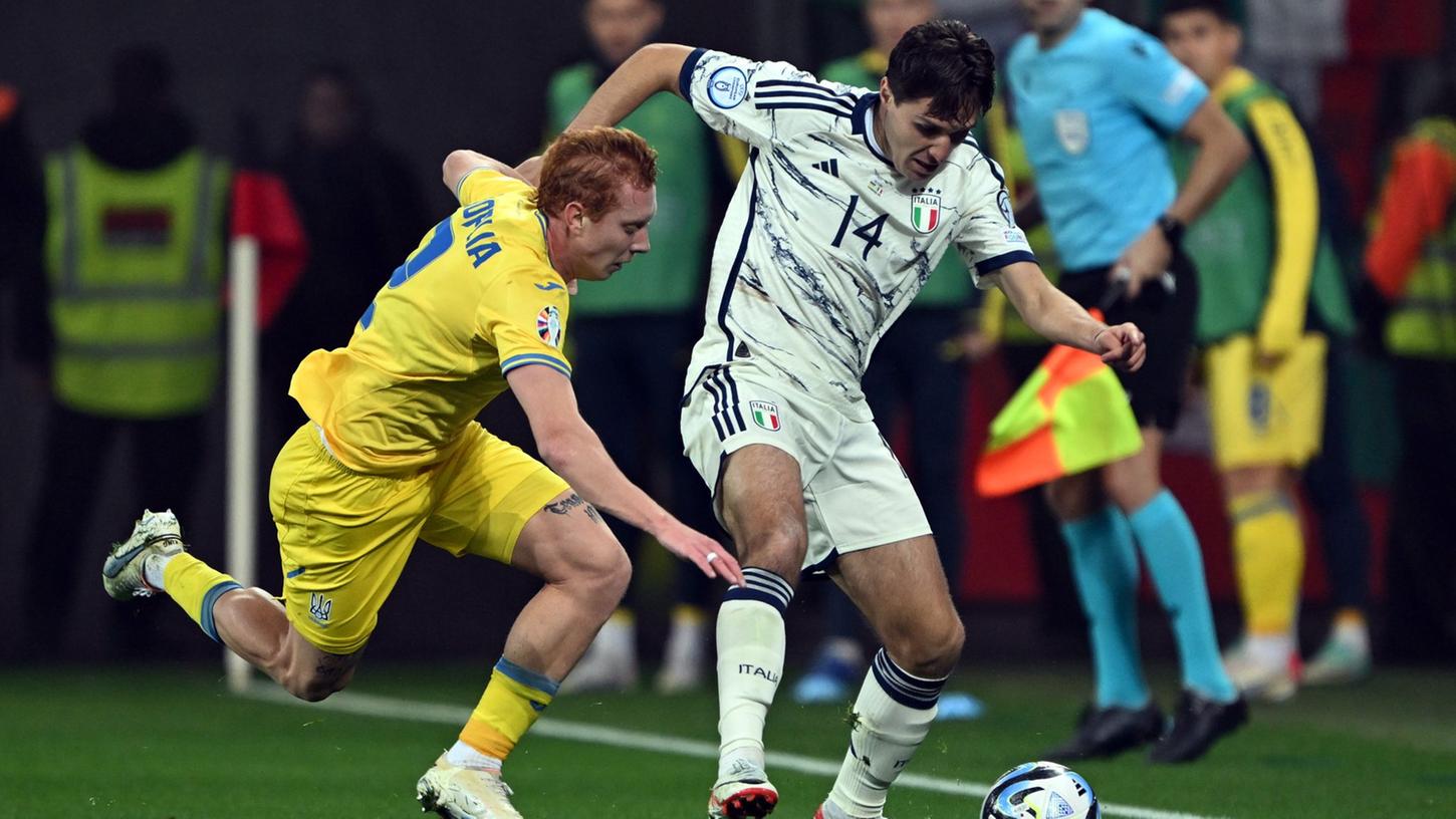 Italien und Federico Chiesa (r) reichte ein 0:0 gegen die Ukraine zur EM-Qualifikation.