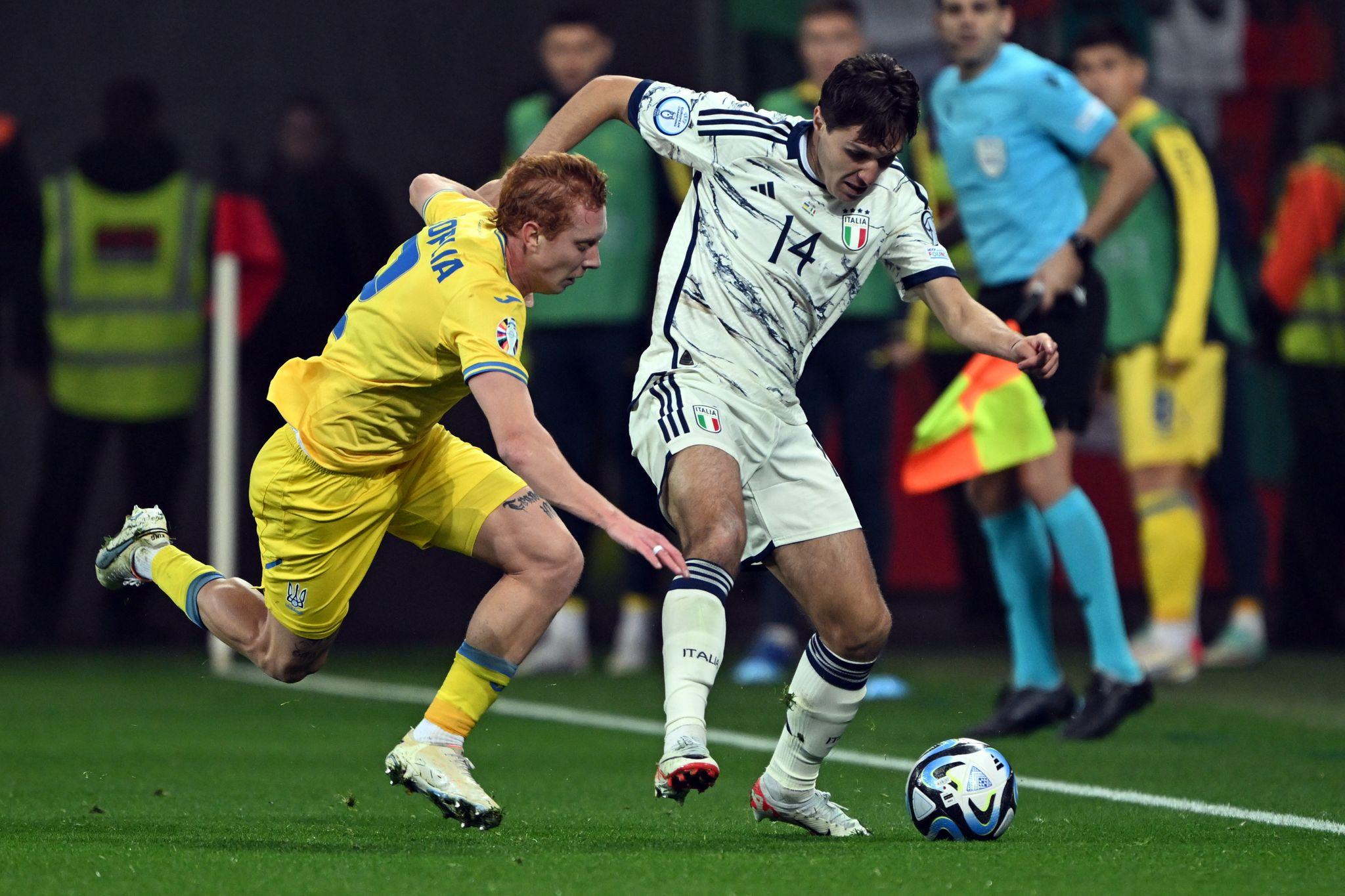 Italien und Federico Chiesa (r) reichte ein 0:0 gegen die Ukraine zur EM-Qualifikation. Italien und Federico Chiesa (r) reichte ein 0:0 gegen die Ukraine zur EM-Qualifikation.