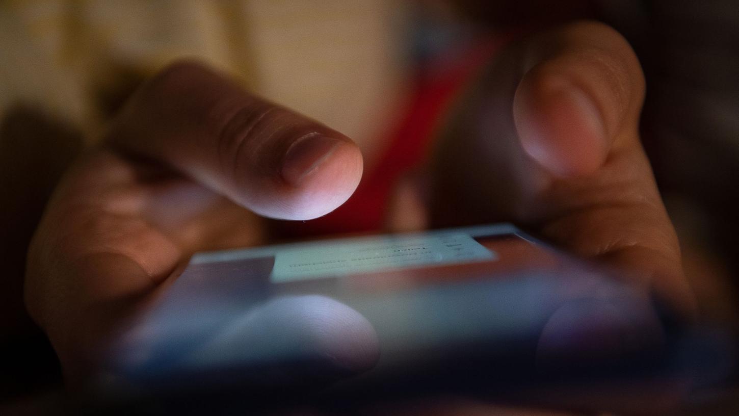 Bei nur einigen Tagen ohne die Nutzung von Social Media halten sich positive und negative Auswirkungen laut einer Studie eher die Waage. Bei nur einigen Tagen ohne die Nutzung von Social Media halten sich positive und negative Auswirkungen laut einer Studie eher die Waage.