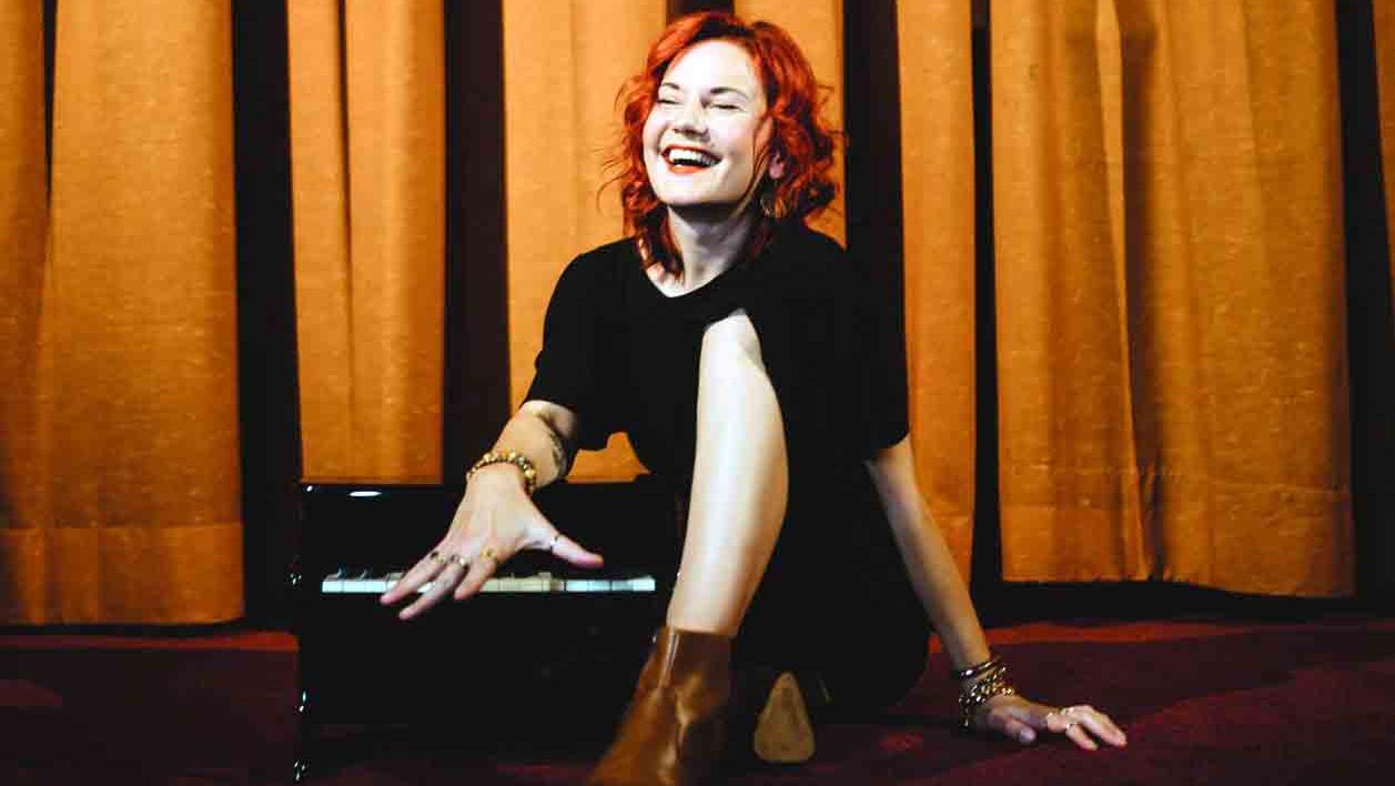Die Liedermacherin Sarah Straub gastiert mit ihrem sechsten Album "Keine Angst" am 24. November, ab 19.30 Uhr in der Neustadthalle am Schloss. Die Liedermacherin Sarah Straub gastiert mit ihrem sechsten Album "Keine Angst" am 24. November, ab 19.30 Uhr in der Neustadthalle am Schloss.