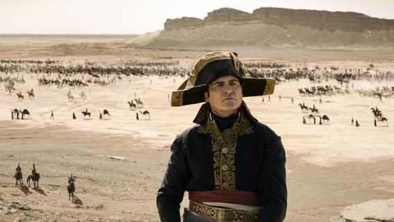 Grandiose Schlachtenbilder, unberührende Liebesgeschichte: So ist Ridley Scotts Kinofilm "Napoleon"