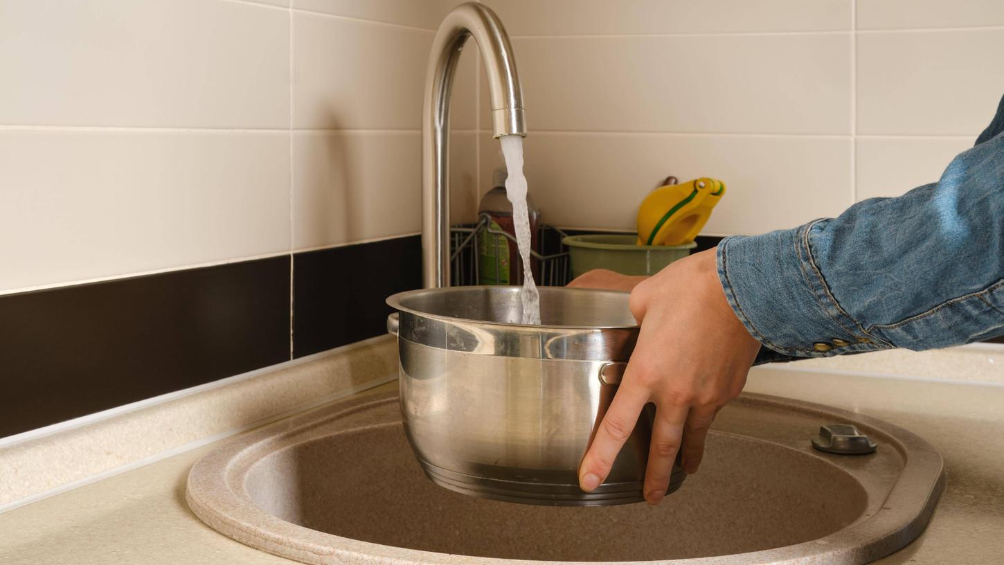 Trinkwasser abkochen funktioniert im Topf, besser aber noch im Wasserkocher.