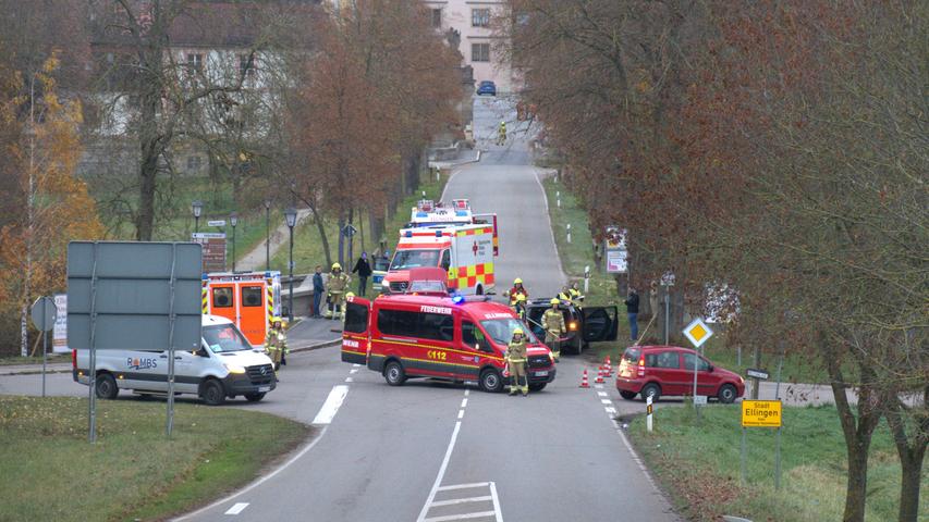 Vorfahrt genommen: Unfall bei Ellingen mit drei Leichtverletzten und hohem Sachschaden