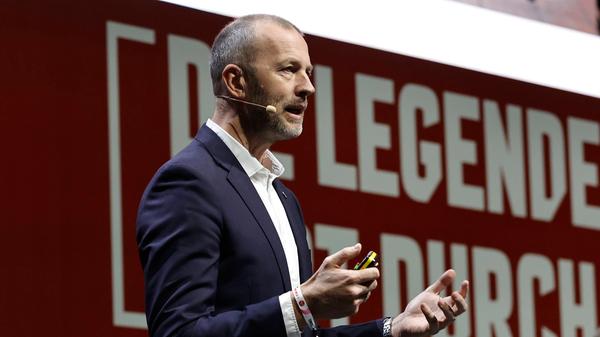 Auch der Kaufmännische Vorstand Niels Rossow konnte erfreuliches berichten. Am Ende steht ein leichtes Finanz-Plus - wenn auch nur dank eines "extrem generösen" Forderungsverzicht eines Gläubigers.