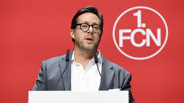 Den Auftakt der Kandidaten-Reden um die drei zu vergebenden Plätze im Aufsichtsrat machte das amtierende Mitglied Prof. Dr. Matthias Fifka ...