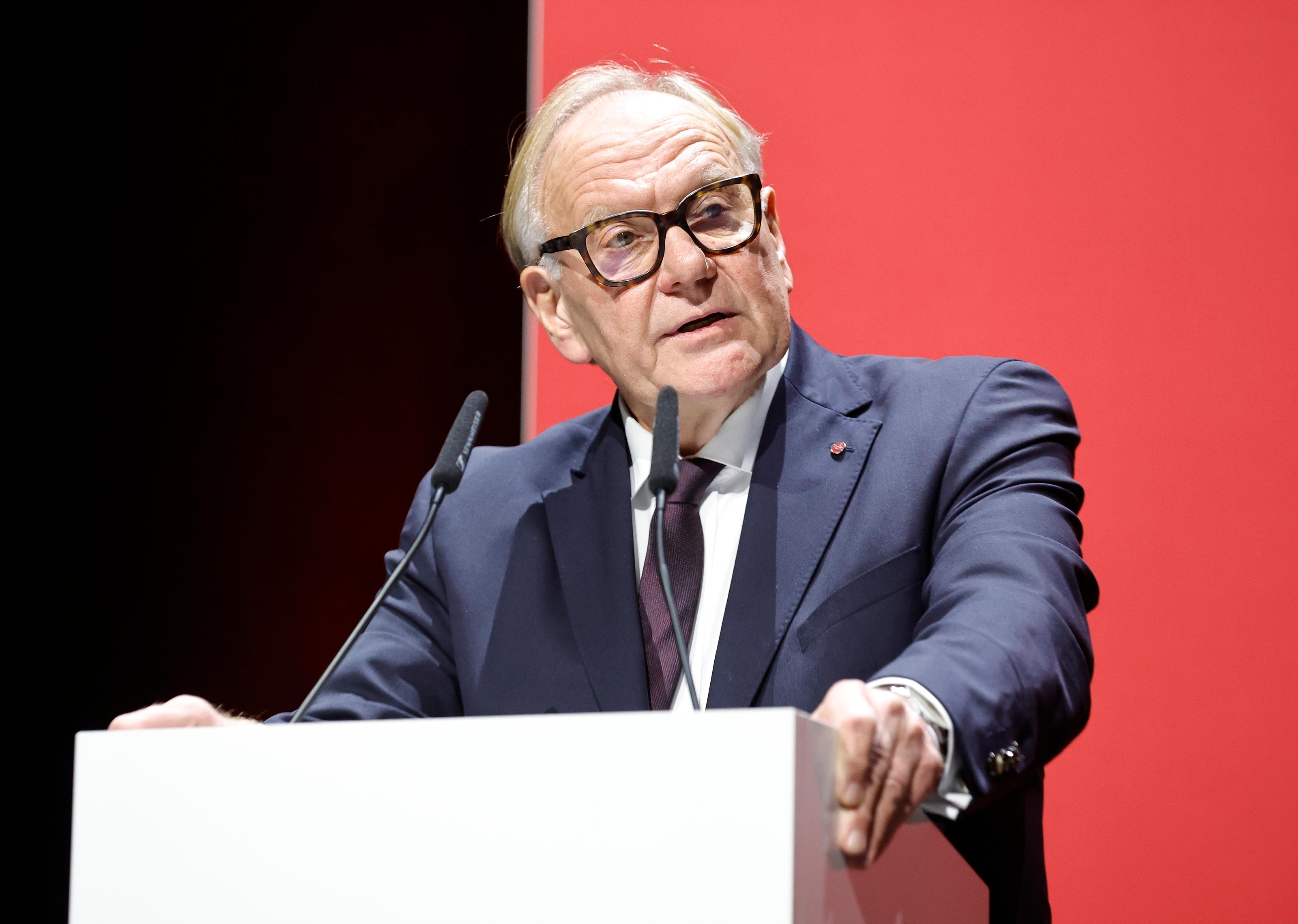 ... gefolgt vom FCN-Aufsichtsratsvorsitzenden Dr. Thomas Grethlein.