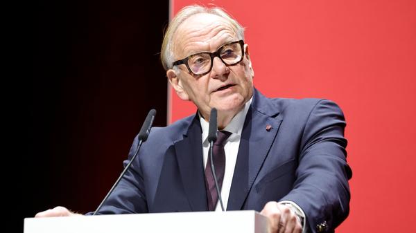 ... gefolgt vom FCN-Aufsichtsratsvorsitzenden Dr. Thomas Grethlein.