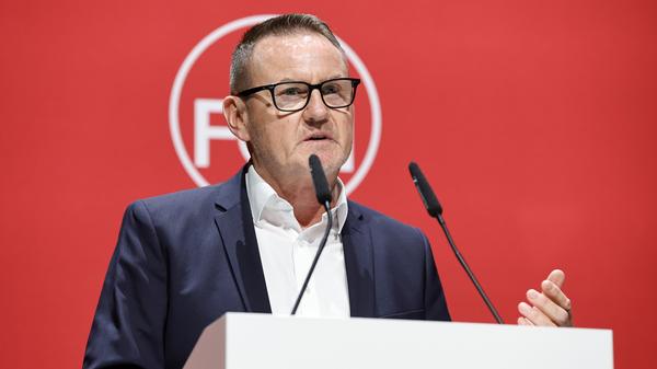 Klaus Stöckert bezeichnete sich selbst als "Sprachrohr der Mitglieder" - er ist der große Unbekannte an diesem Abend.