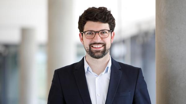 Prof. Dr. Adrian Meier