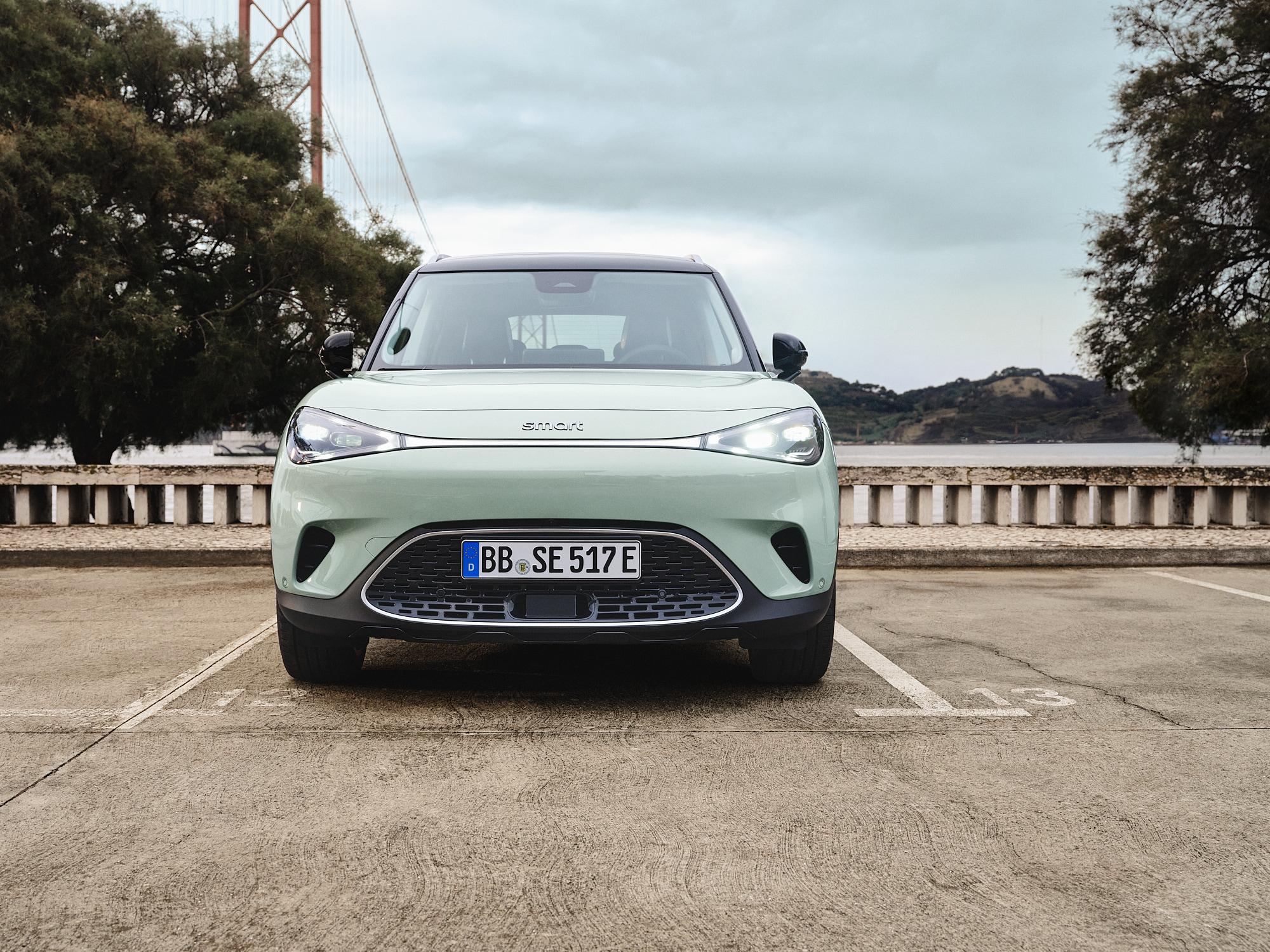 Den Sprint von 0 auf 100 km/h absolviert der Hecktriebler in 6,7 Sekunden, bei 180 km/h gebietet die Elektronik weitergehendem Vorwärtsdrang Einhalt.