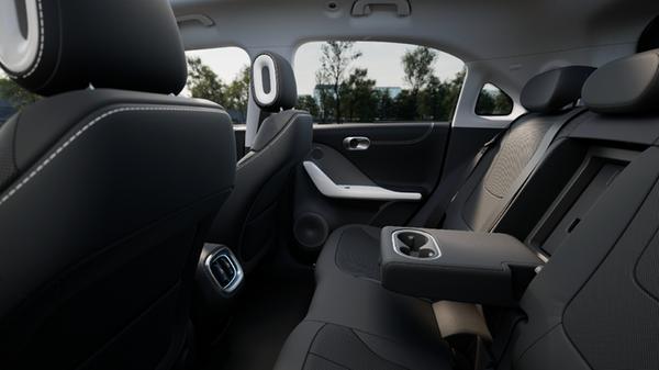 Auch im Fond reist es sich bequem.