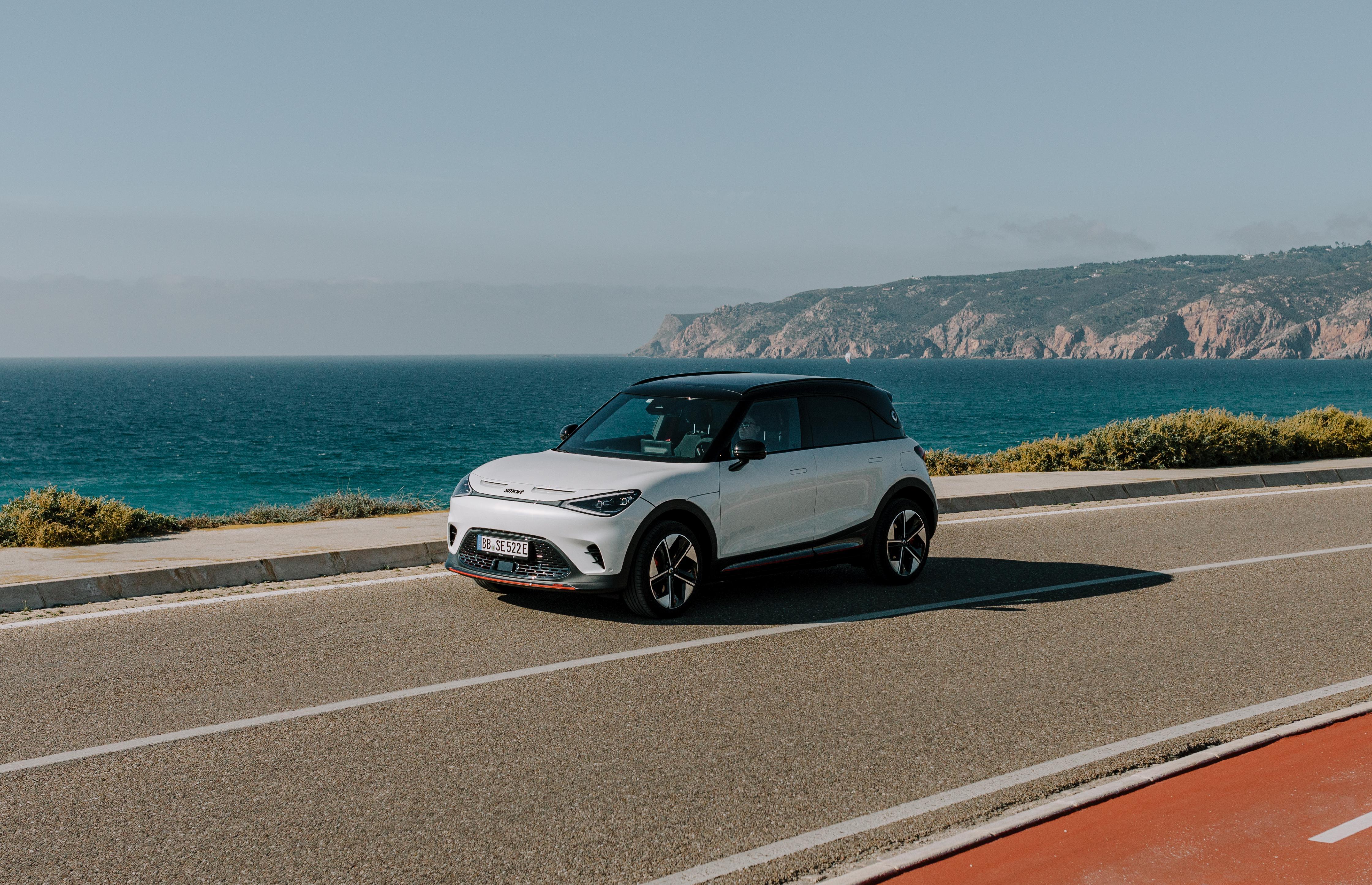 Das ist das Topmodell Smart #1 Brabus. Je ein E-Motor vorn und hinten führen zu Allradantrieb und einer Systemleistung von 315 kW/428 PS. Preis: Ab 48.990 Euro.