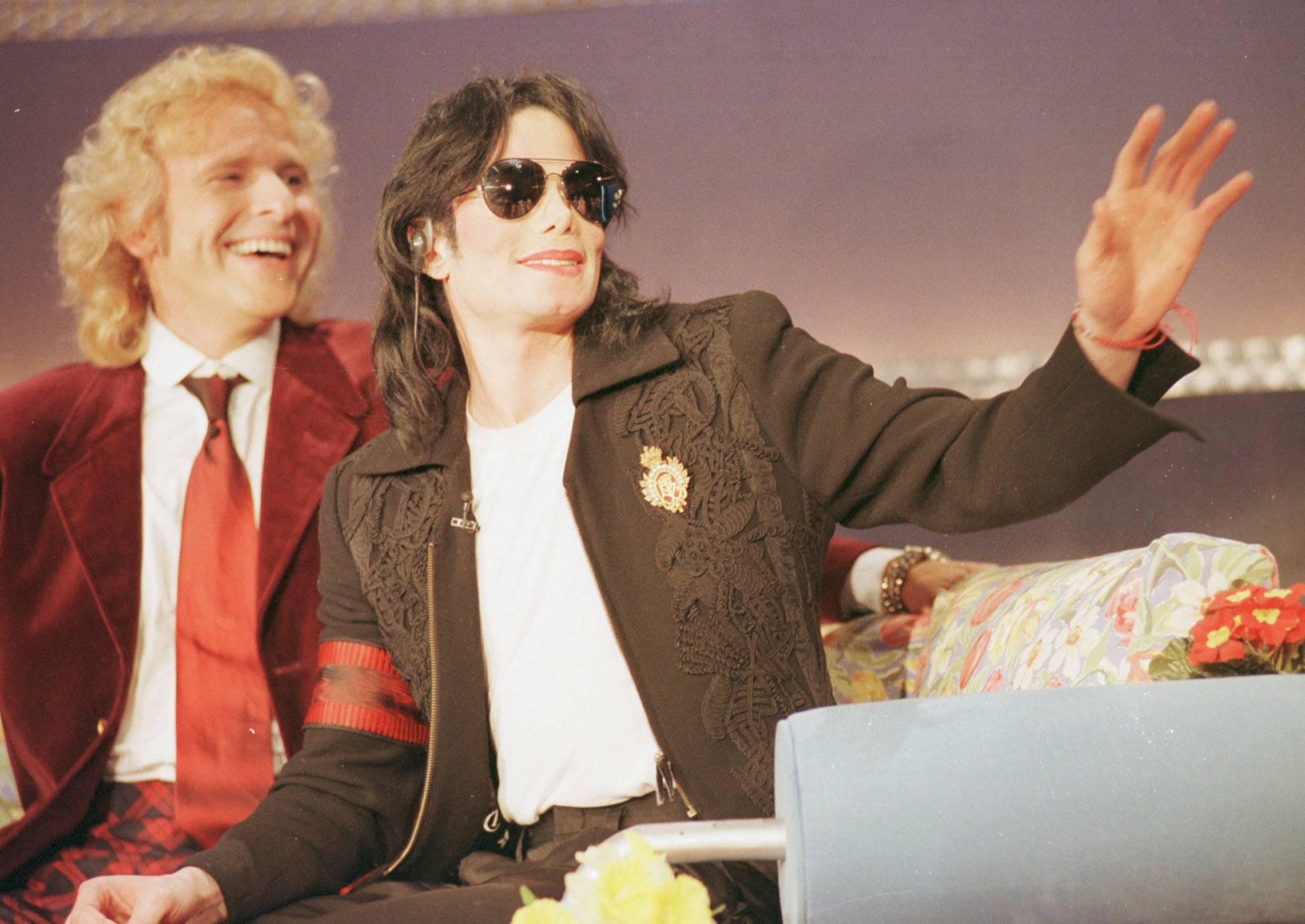<p>1999 war der King of Pop bei Thomas Gottschalk zu Gast. Michael Jackson besuchte die Show während ihrer Ausgabe in Saarbrücken.</p>
