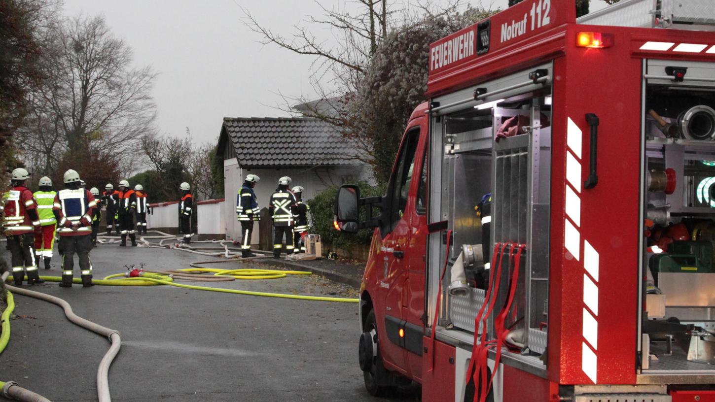 Eine Garage in Pettensiedel hatte Feuer gefangen. Eine Garage in Pettensiedel hatte Feuer gefangen.