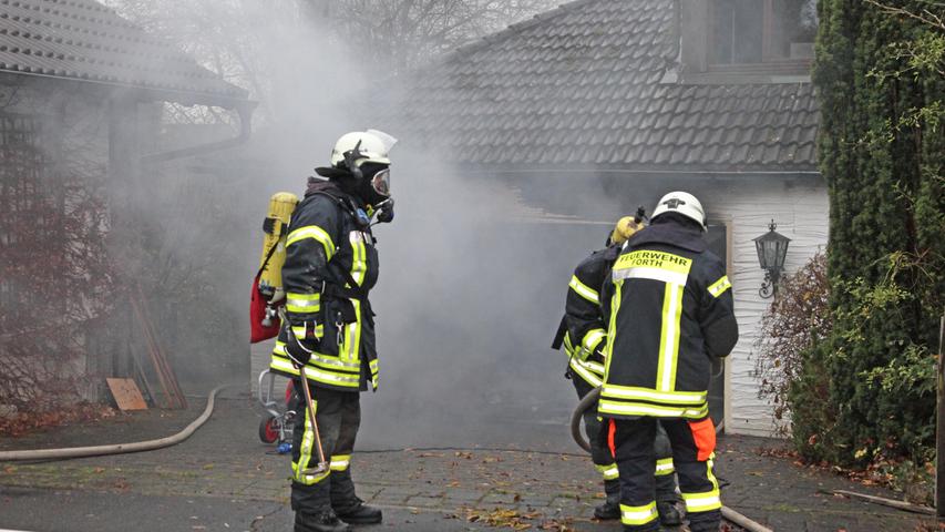 Etwa 60 Einsatzkräfte waren im Einsatz.